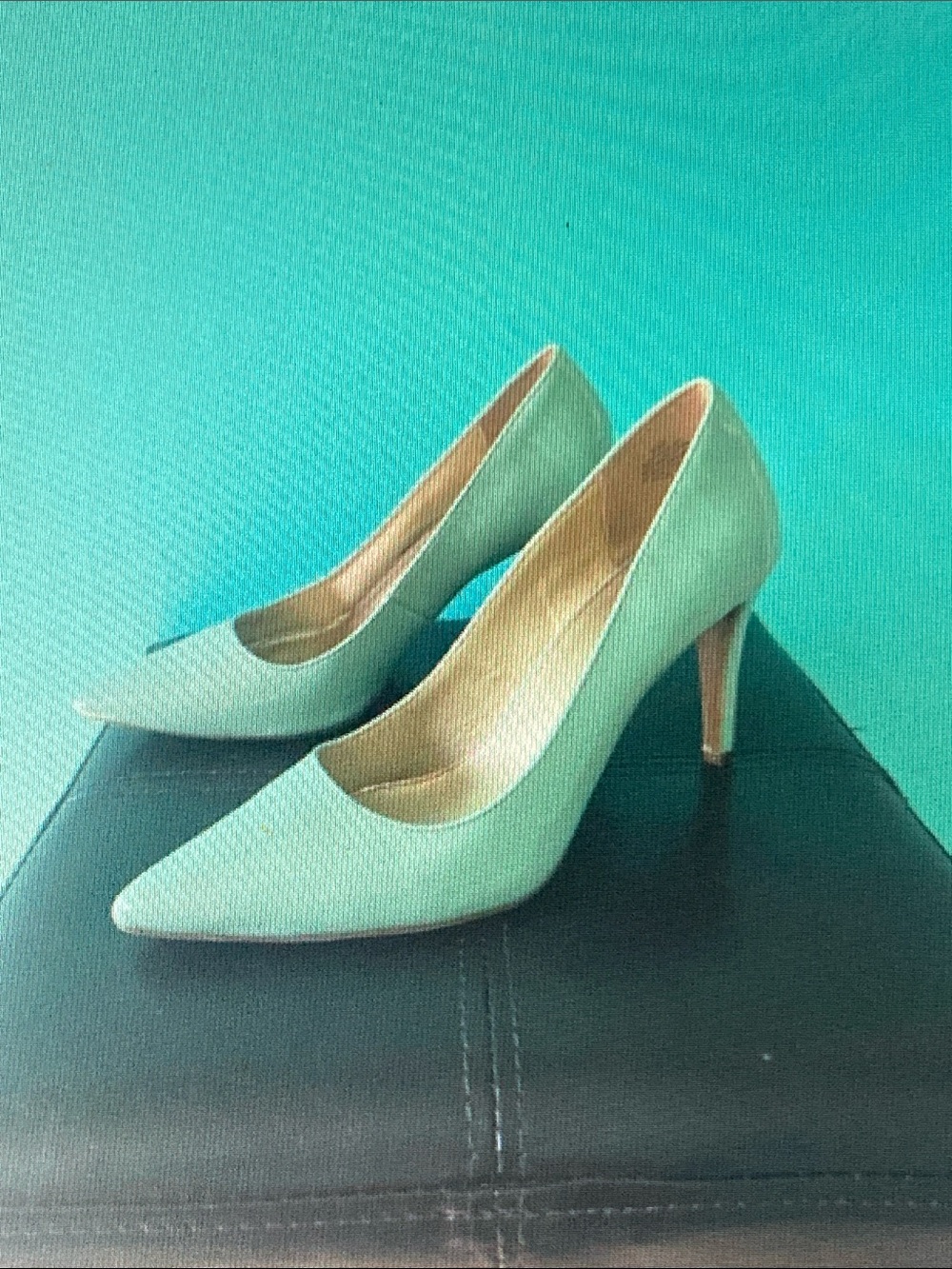Elegant Mint Green Pointed-Toe Stiletto Pumps